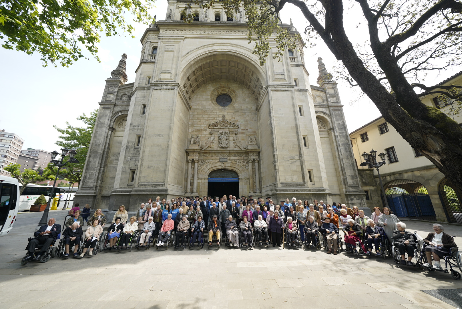 Más de 350 personas mayores de bizkaia 'peregrinan' desde sus Más de 350 personas mayores de bizkaia 'peregrinan' desde sus